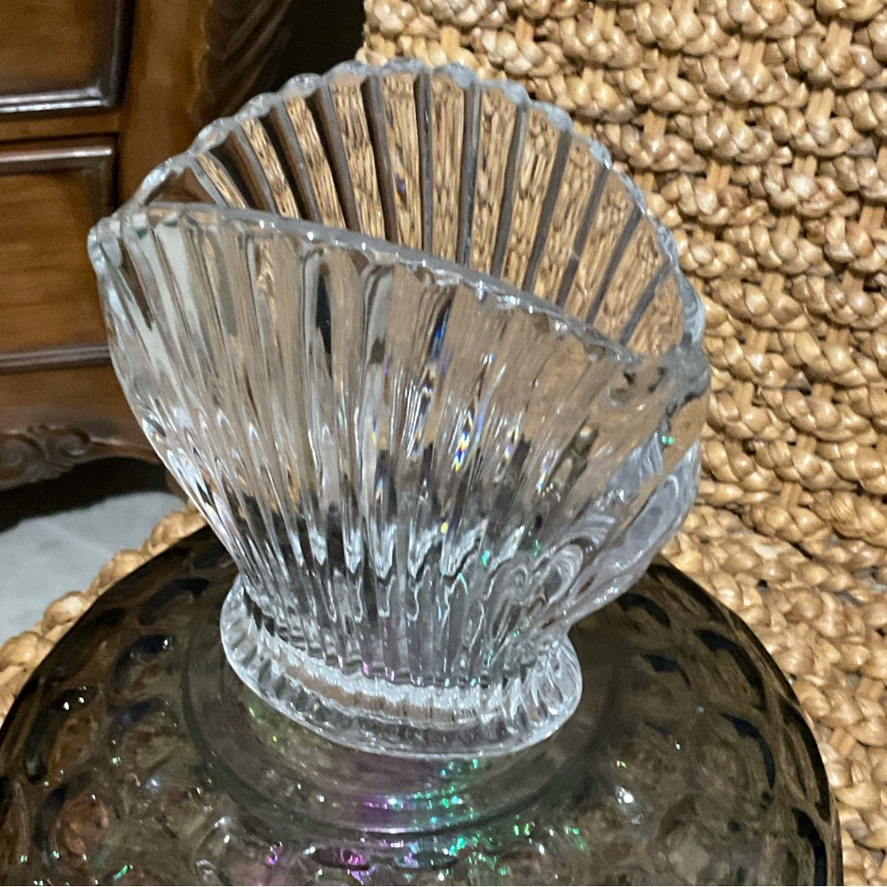 Mikasa Vintage Oval Scallop Cut Clear Crystal Glass Vase